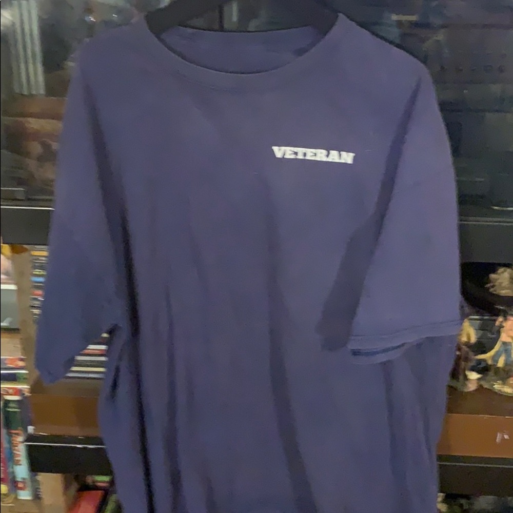 Men’s T-Shirt. 🤩10/$10🤩